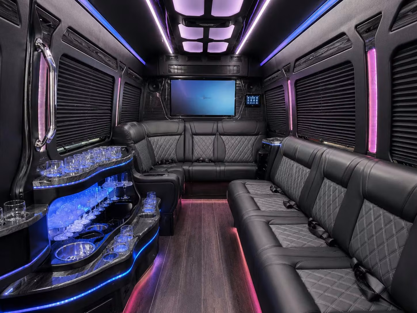 northrichlandhillscharterbuscompany com makes it easy to book sporting event shuttle buses for corporate suites and group outings in north richland hills